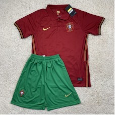 Детская футбольная форма сборной Португалии 2021